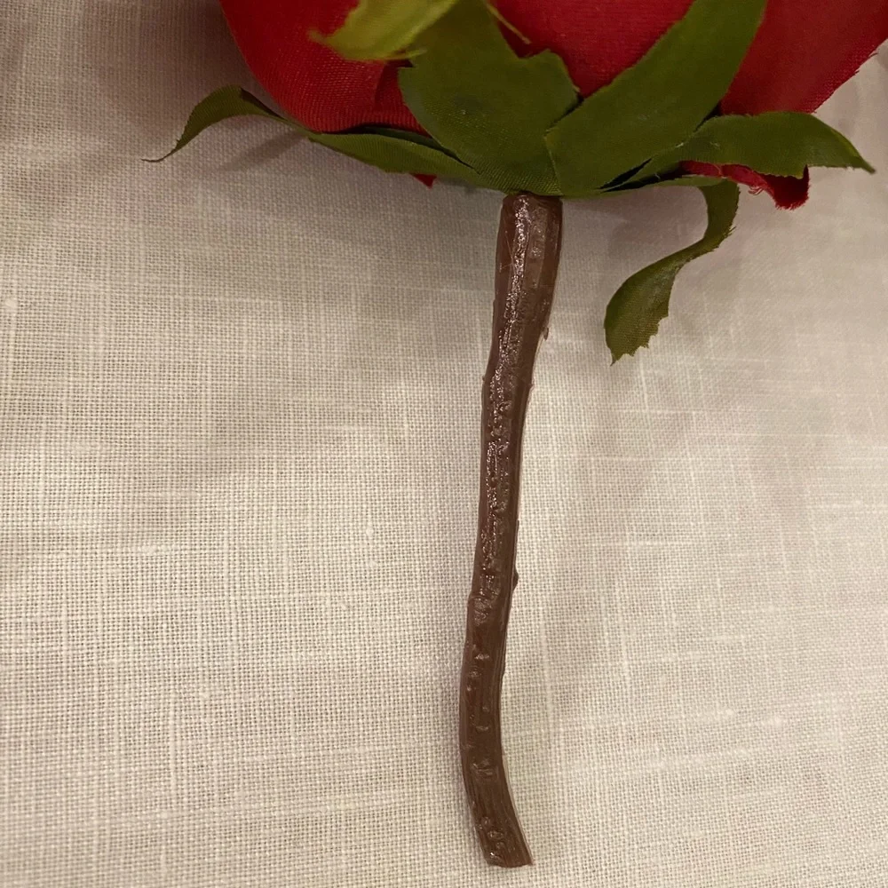 (7) Red Roses / Faux Florals.